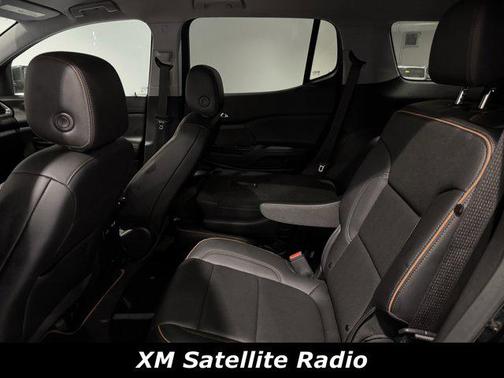 2022 GMC Acadia AWD AT4