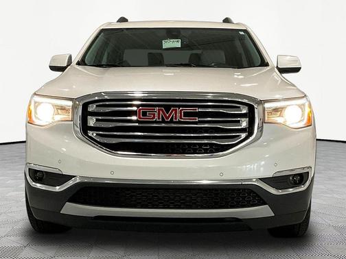 White Frost Tricoat 2018 GMC Acadia SLT-2