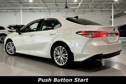 Wind Chill Pearl 2020 Toyota Camry XLE