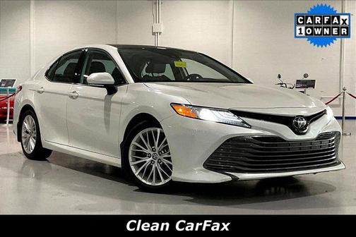 Wind Chill Pearl 2020 Toyota Camry XLE
