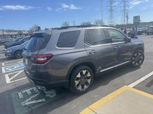 2026 Honda Pilot Touring 8-Passenger