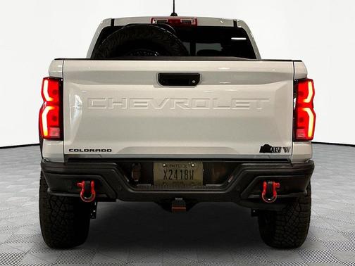 Summit White 2024 Chevrolet Colorado ZR2