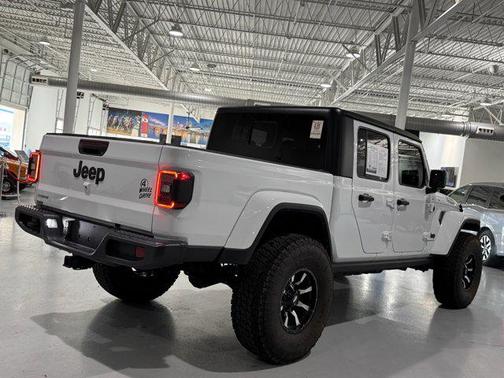 2024 Jeep Gladiator Willys