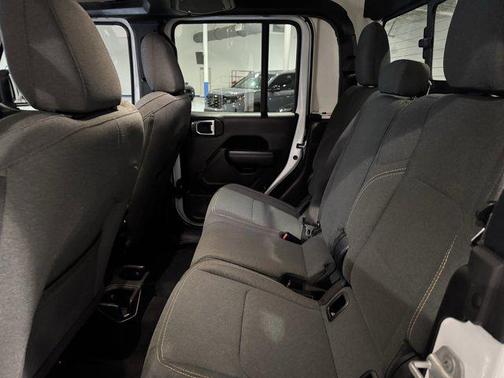 2024 Jeep Gladiator Willys