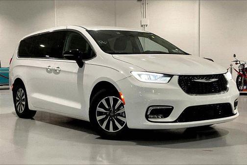 Bright White Clearcoat 2024 Chrysler Pacifica Hybrid Select