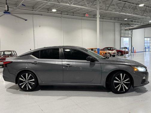 2020 Nissan Altima SR FWD