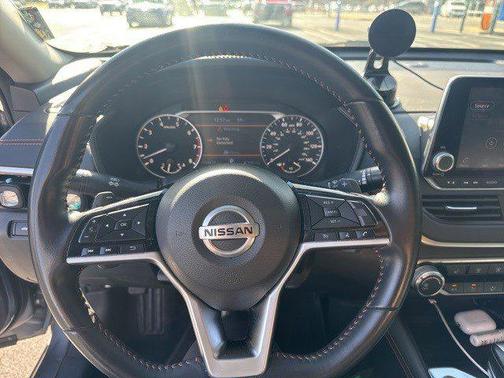 2020 Nissan Altima SR FWD