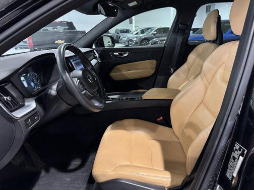 2018 Volvo XC60 T6 Momentum