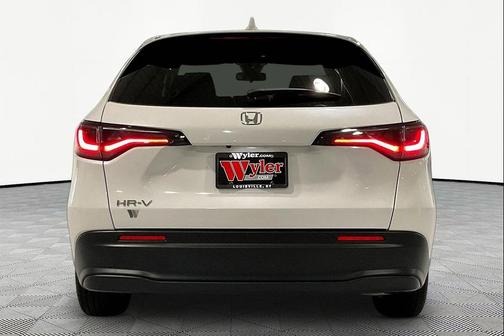 Platinum White Pearl 2026 Honda HR-V LX