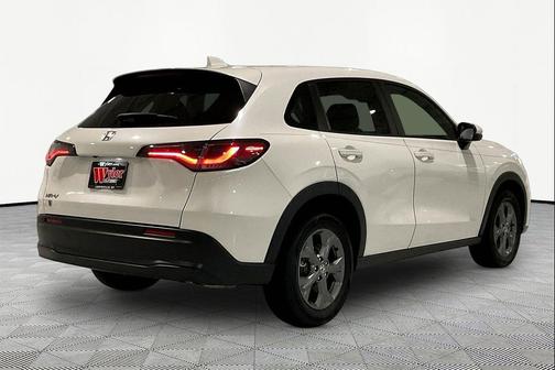 Platinum White Pearl 2026 Honda HR-V LX