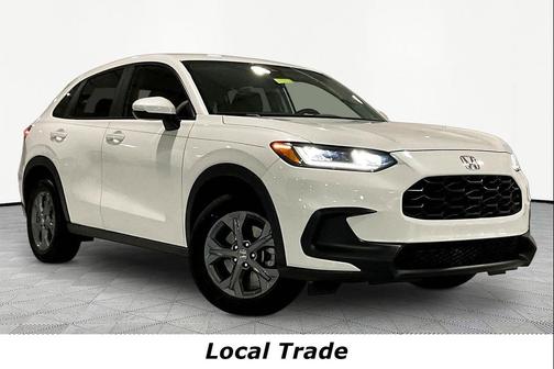Platinum White Pearl 2026 Honda HR-V LX