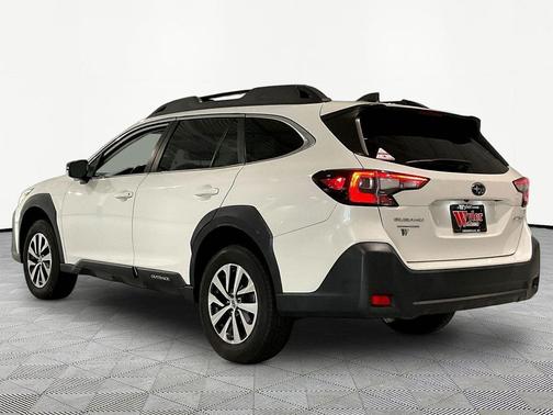 Crystal White Pearl 2023 Subaru Outback Premium