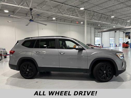 2024 Volkswagen Atlas 2.0T SE w/Technology 4MOTION