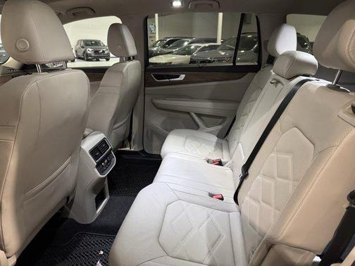 2024 Volkswagen Atlas 2.0T SE w/Technology 4MOTION