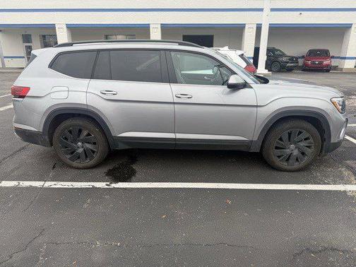 2024 Volkswagen Atlas 2.0T SE w/Technology 4MOTION