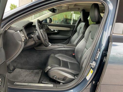 2023 Volvo S90 B6 Ultimate