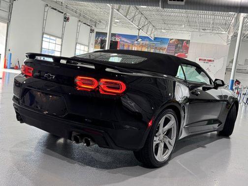 2023 Chevrolet Camaro RWD Convertible LT1