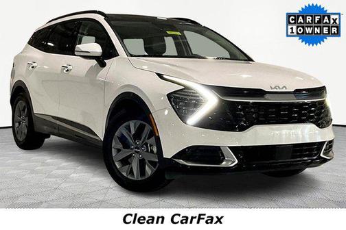 Glacial White Pearl 2025 Kia Sportage SX