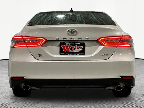 Wind Chill Pearl 2020 Toyota Camry XLE