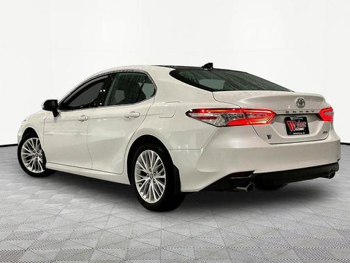 Wind Chill Pearl 2020 Toyota Camry XLE
