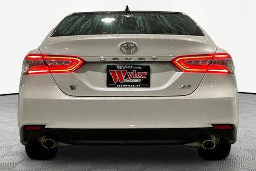 Wind Chill Pearl 2020 Toyota Camry XLE