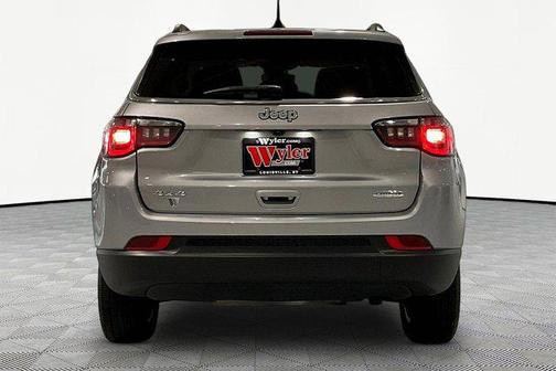Billet Silver Metallic Clearcoat 2022 Jeep Compass Latitude