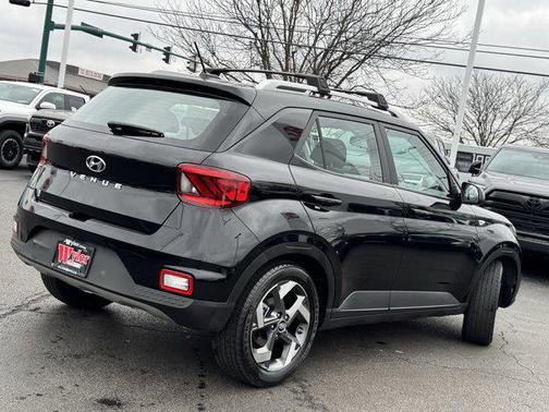 2023 Hyundai VENUE SEL