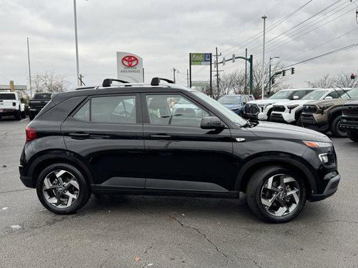 2023 Hyundai VENUE SEL