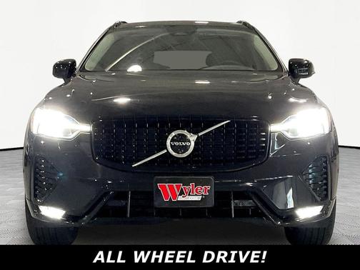 Onyx Black Metallic 2025 Volvo XC60 B5 Plus