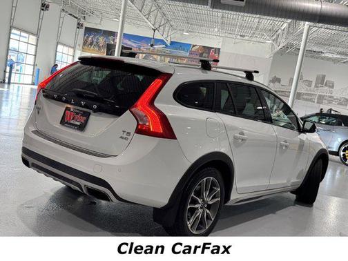 2018 Volvo V60 Cross Country T5