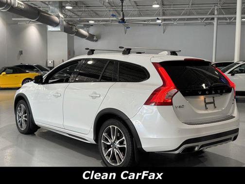 2018 Volvo V60 Cross Country T5