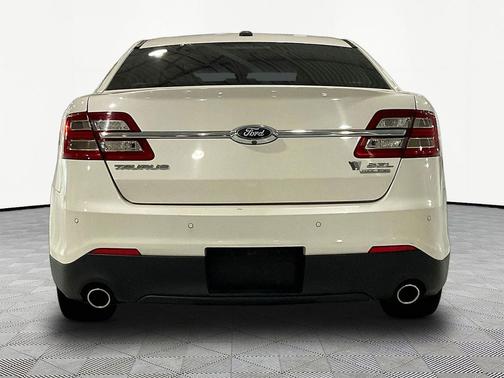 White Platinum 2016 Ford Taurus SEL