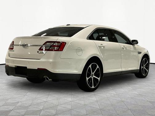 White Platinum 2016 Ford Taurus SEL
