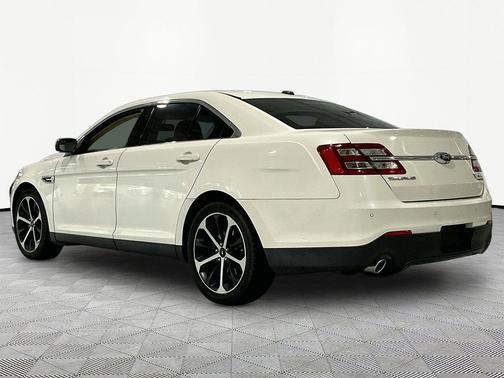 White Platinum 2016 Ford Taurus SEL