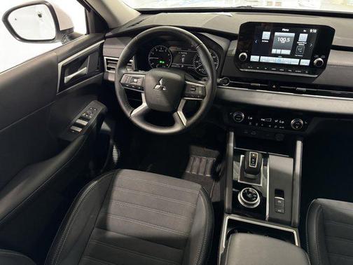 2024 Mitsubishi Outlander SE 2.5 2WD