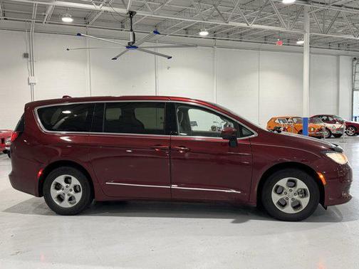 2017 Chrysler Pacifica LX
