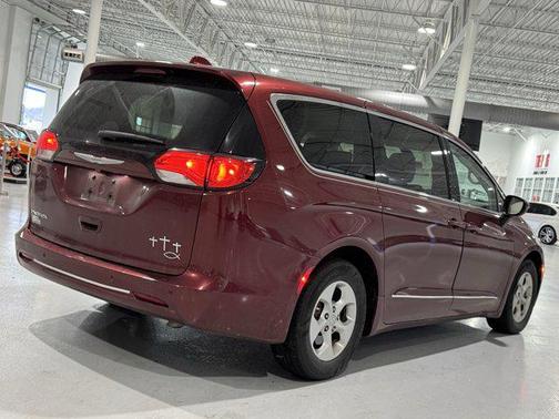 2017 Chrysler Pacifica LX