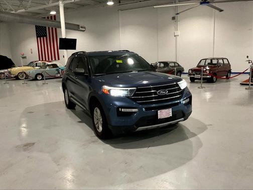 Blue Metallic 2020 Ford Explorer XLT