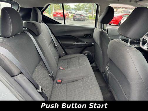 2022 Nissan Kicks SV