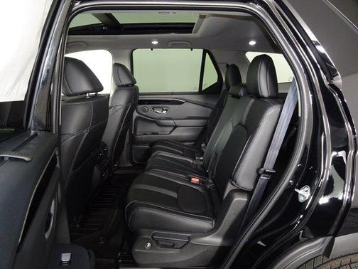 2025 Honda Pilot Touring 8-Passenger