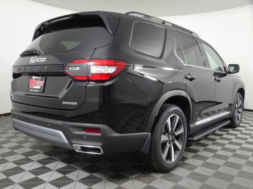 2025 Honda Pilot Touring 8-Passenger