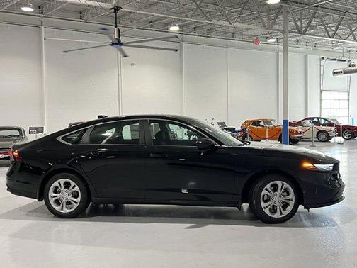 2025 Honda Accord LX 1.5T