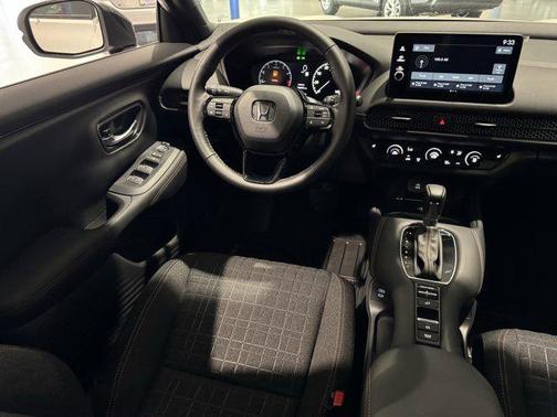 Platinum White Pearl 2026 Honda HR-V AWD Sport
