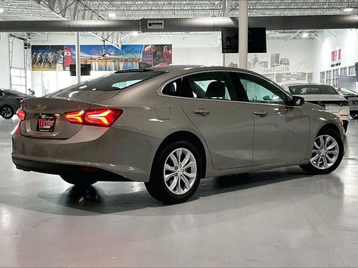 Mineral Gray Metallic 2022 Chevrolet Malibu FWD LT