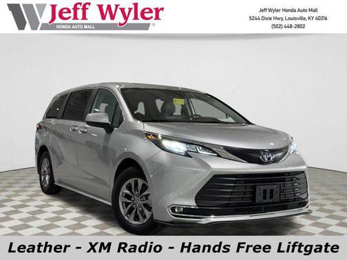 2022 Toyota Sienna XLE