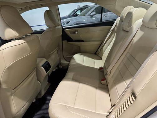 2017 Toyota Camry Hybrid XLE