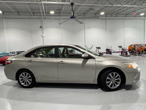2017 Toyota Camry Hybrid XLE