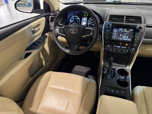 2017 Toyota Camry Hybrid XLE