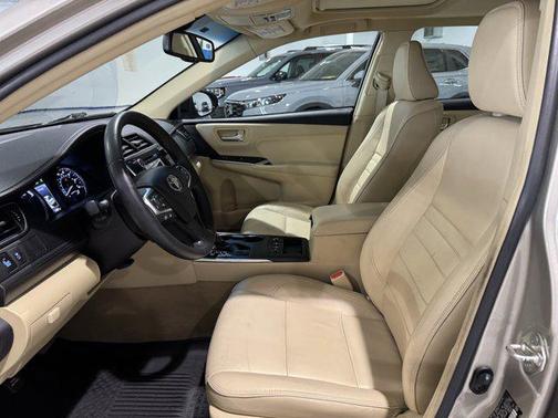 2017 Toyota Camry Hybrid XLE