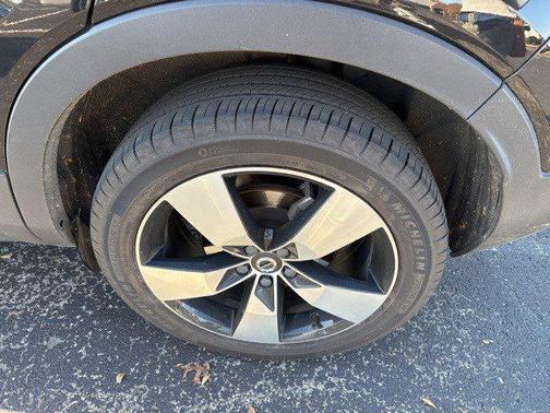 2019 Volvo XC40 T5 Momentum